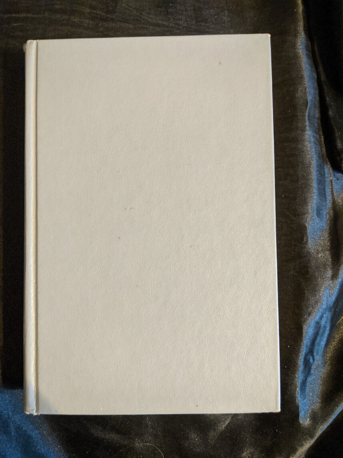 NEW ROGET&#39;S THESAURUS - HARDBACK BOOK - $5.93