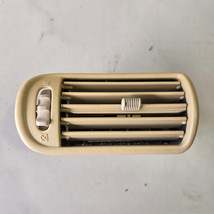 GENERAL MOTORS RIGHT PASSENGER DASH VENT TAN USED OEM PART 10268878 - $408.64 MXN
