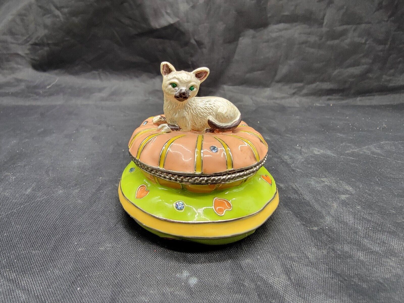 Enameled Rhinestones Kitten Cat Keepsake Pill Box Magnetic Tiered tray D... - £11.20 GBP