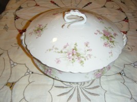 Bassett Limoges Covered Vegetable Bowl Oval Floral Roses Austria Vintage - $21.60