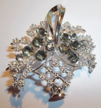 Sparkly Vintage Bright Silver Tone Filigree Basket Pin Gray Rhinestones - £4.43 GBP