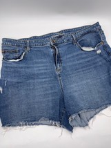 Universal Thread Women&#39;s Blue 5 Pockets Distressed Denim Shorts Size Plus 26 - £8.55 GBP