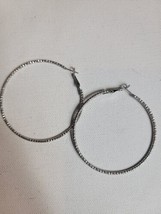Vintage Womens Jewelry Metal Earrings VTG Silver Tone - £7.42 GBP