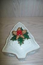 Christmas Tree Pine Cone Leaves Berry Design Candy Trinket Dish - £7.95 GBP