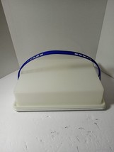 Tupperware Vintage 1990&#39;s Rectangle Cake Carrier With blue handle And Lid - £15.17 GBP
