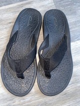 NEW Womens CLARKS Comfort Strippers Black Flip Flops Sandals 6M Man Made - £14.00 GBP