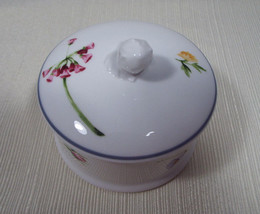 Wedgwood Ophelia Bone China Round Trinket Box with Lid Blue Trim - £31.41 GBP