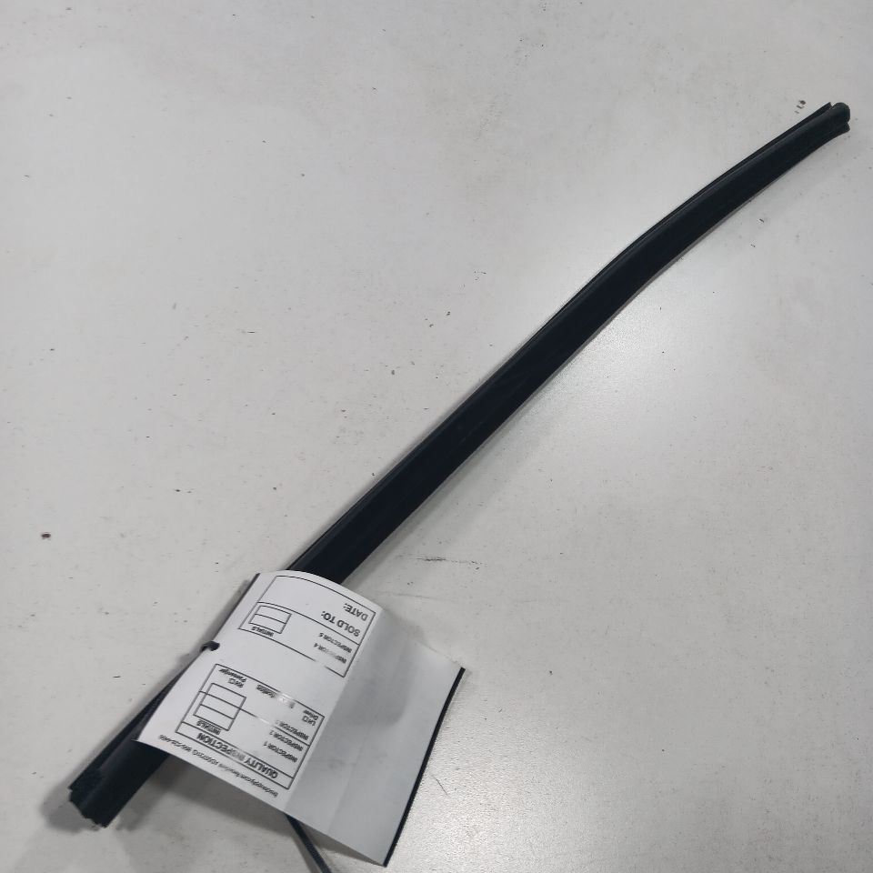 Kia Sorento Right Front Weather Strip Interior  2018 2017 2016 - $54.94