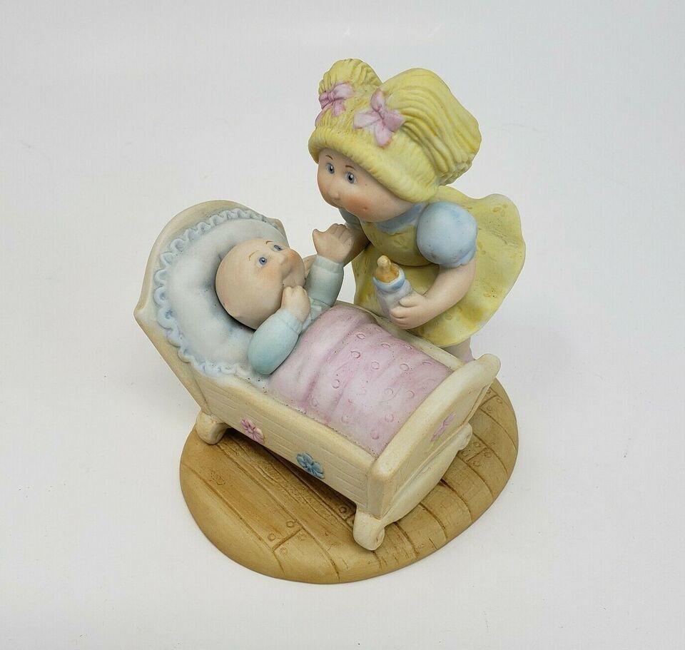 Primary image for VINTAGE 1984 CABBAGE PATCH KIDS PORCELAIN FIGURINE BABY + GIRL GETTING AQUAINTED