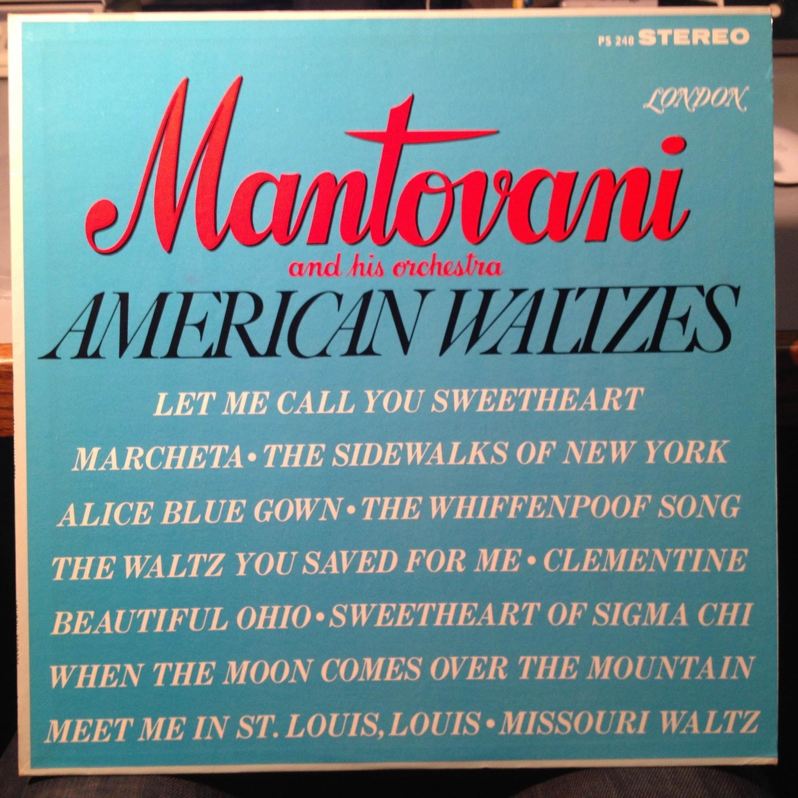 MANTOVANI AMERICAN WALTZES vinyl record [Vinyl] Mantovani - $3.91