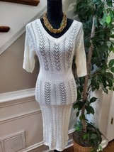 Almost Famous Women&#39;s Ivory Acrylic V-Neck Half Sleeve Knee Length Knit Dress S - £23.63 GBP