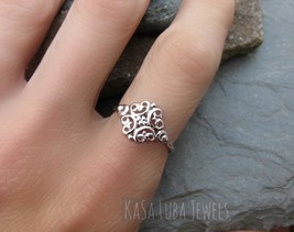 Sterling Silver Celtic Flower Ring: Handmade Scroll Swirl Design - $559.25 MXN