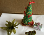 Vtg Miniature Dollhouse Furniture accessories plants, Christmas Tree &amp; p... - $15.79