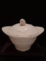 White Dish With Lid - £10.84 GBP