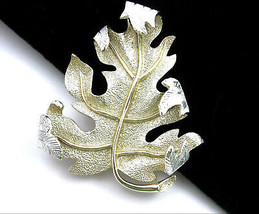  Sarah Coventry  WINDFALL Oak Leaf Brooch Vintage PIN Silvertone Goldtone 2 1/2&quot; - $16.82