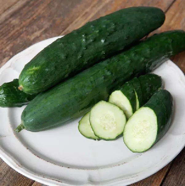 25 Seeds Paraiso Cucumbers - $9.65
