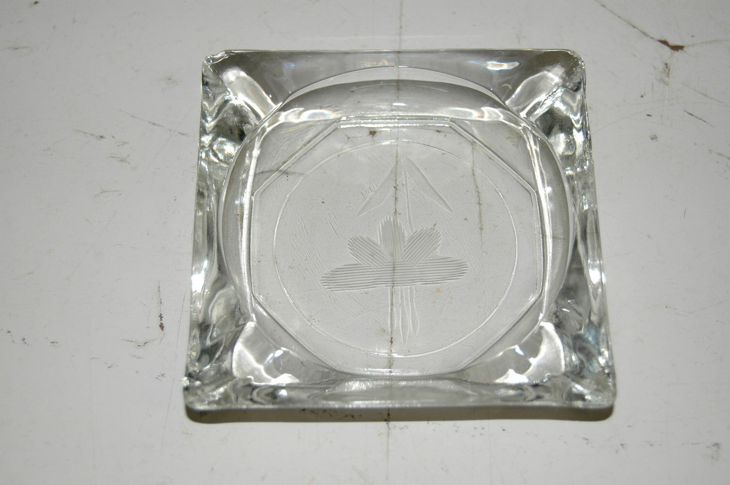 Vintage Clear Glass Etched Floral 3.5 inch Ashtray Classic Collectible  Smokers, image size:1504x1000