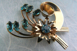 Vintage Gold Wash metal Blue Crystal Rhinestones Floral Flower Pin Brooch - £27.69 GBP