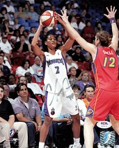 Chelsea Newton Signed 8x10 photo WNBA PSA/DNA Autographed Monarchs - £23.59 GBP