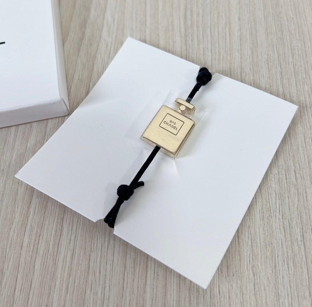 Rare & New Chanel Parfums Charms Bracelet Accessories New VIP Gift - £27.73 GBP