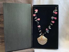 Beaded Seashell Necklace 24&quot; Fashion Costume Jewelry Abalone Shell Black Beads - £31.84 GBP
