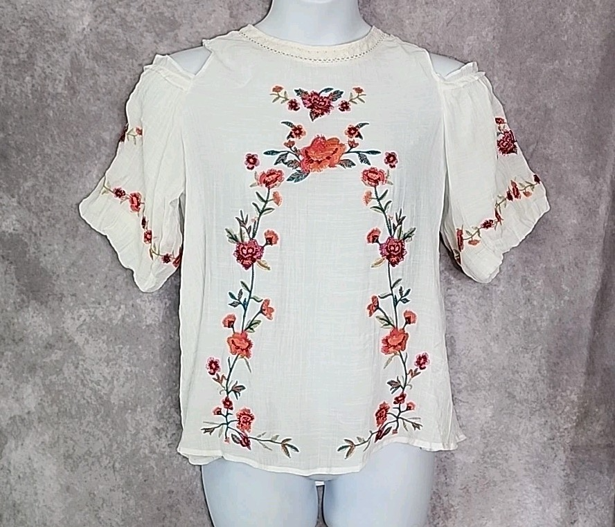 UMGEE Cold Shoulder Floral Boho Blouse Womens Small Embroidery Keyhole C... - $18.99