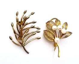 Lot Of Two Vintage Gold Tone Brooch Pins - £28.39 GBP