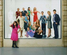 Ugly Betty TV series 8x10 photo America Ferrera lines up with whole cast - £7.50 GBP