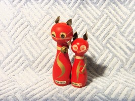 UNIQUE WOOD w MAGNETS FIGURAL CATS  SALT &amp; PEPPER SHAKERS VINTAGE UNUSED - $19.75