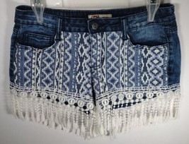 L.E.I. Women&#39;s Ashely Lowrise Blue Jean Shorts Lace Fringe Aztec Micah Size 7 - £11.00 GBP