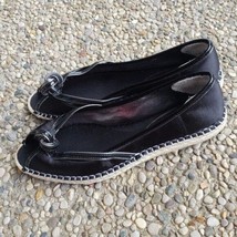 Cole Haan Open Toe Flats with Knott Design Black &amp; Cream Size 7.5 B - £15.71 GBP