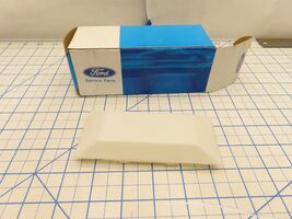 Ford D1AZ-13783-B Interior Dome Light Lamp Cover Lens No Box - €19,87 EUR