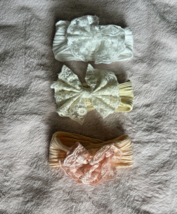 (3) Baby Girls Mixed Headband Soft Stretch Bows - $139.61 MXN