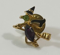 Halloween Flying Witch Lapel Pin Brooch Broomstick (SEE PHOTOS) - $182.00 MXN