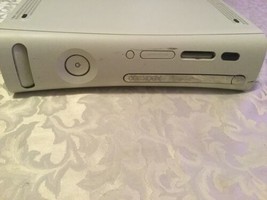 Microsoft Xbox 360 video console Arcade white 256 mb storage broken As i... - $16.79
