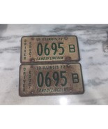 Vintage 1977 ILLINOIS Driver Education License Plate 0695B Matching Set - $280.60 MXN