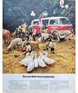 VOLKSWAGEN STATION WAGON Red and White- Runs on peanuts - VW - 1971 VTG ... - €10,26 EUR