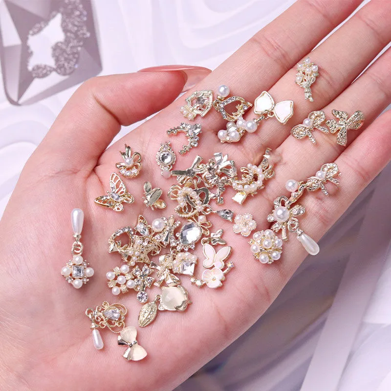 50Pc Random Luxury Nail Art Dangle Jewelry  (Heart Bowknot)  Mixed Style 3D Nail - £9.47 GBP+