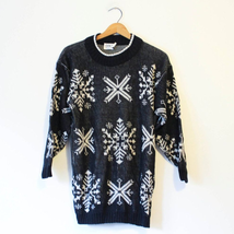 Vintage Snowflake Sweater Medium - $46.44