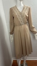 Vintage Beige Dress Feminine Lace Long Sleeve NPC Fashions Sz 12 - $37.99