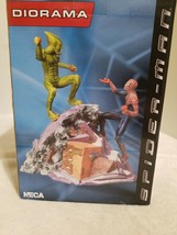 NECA Spider-Man vs Green Goblin Diorama Statue NEW - $130.66