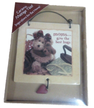 Boyds Bears Ceramic Message Tile MOMS GIVE THE BEST HUGS Hanging Wall Decor - $36.12