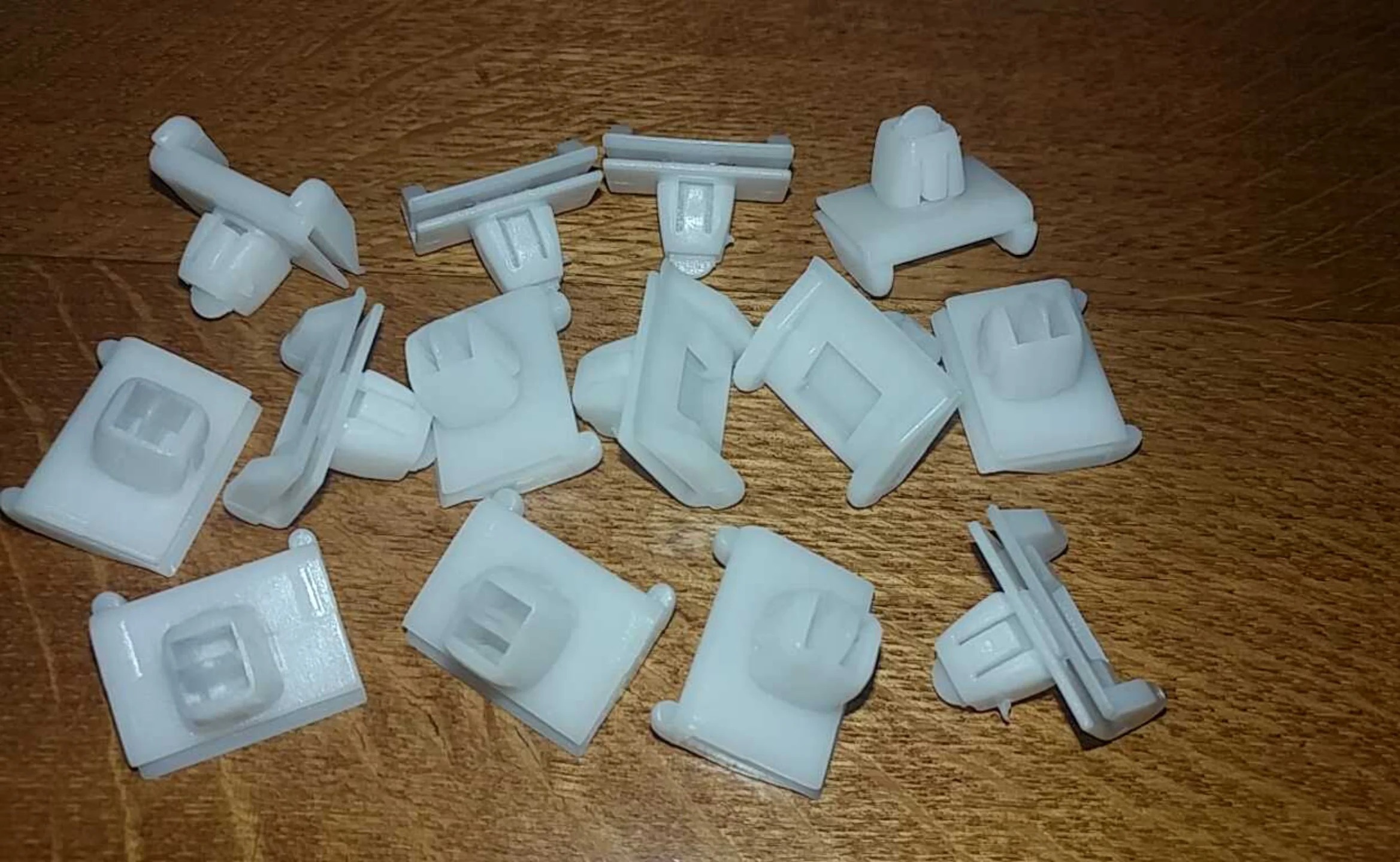 Toyota Alphard 08-15 Front door moulding clips (14pcs) - $86.22 CAD