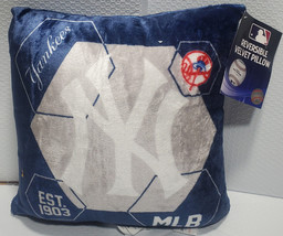 New York Yankees 16&quot;x16&quot; Northwest Connector Velvet Touch Pillow - MLB - £18.68 GBP