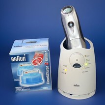 Rare White Braun Series 7 Shaver With New Blade &amp; Charging Dock &amp; Solution - £150.98 GBP