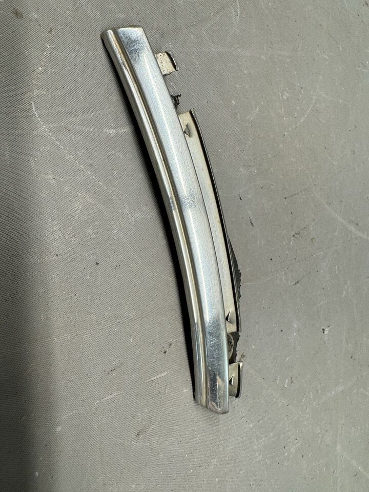1968-1972 Chevrolet Chevelle Malibu El Camino Fender Hood Trim Corner Mo... - $36.47