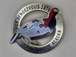 ANCHORAGE ALASKA-&quot;Fur Rendezvous 1979&quot; Lapel Pin-Gold Color-Bird 1 3/4&quot; VTG - $12.51