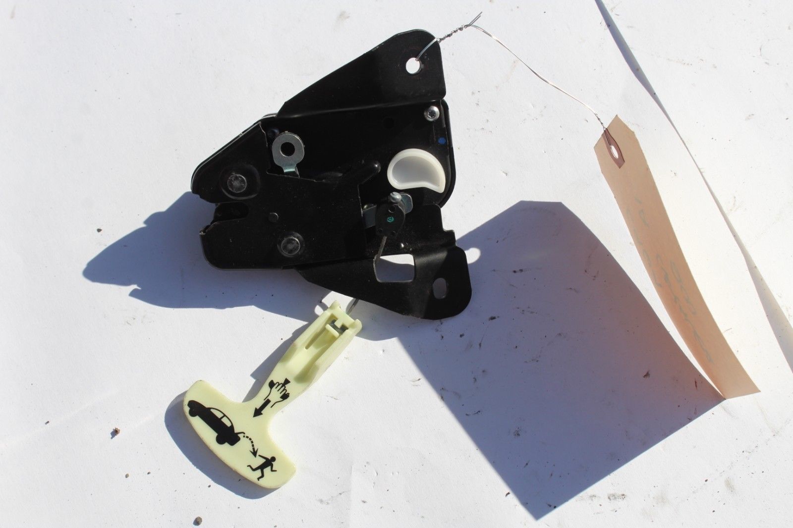 2014 CHRYSLER 200 TRUNK LATCH LOCK RELEASE ACTUATOR C969 - $34.40