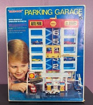 Auto Park Hot Wheels Parking Garage Shell Gas Garage 6 Story Manual Box Vintage - £62.27 GBP