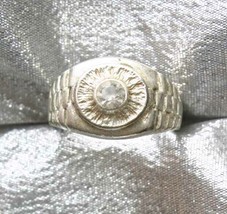 Elegant Textured Silver-tone Crystal Rhinestone Ring 1960s vintage size 8 - $12.95